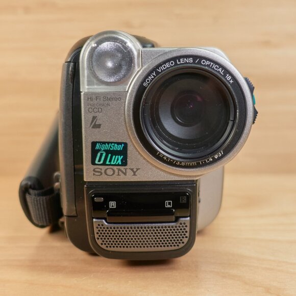 Sony Handycam DCR‑TR940 Hi8 Camcorder (NTSC) / Made in Japan / Tested & Working - Picture 7 of 9